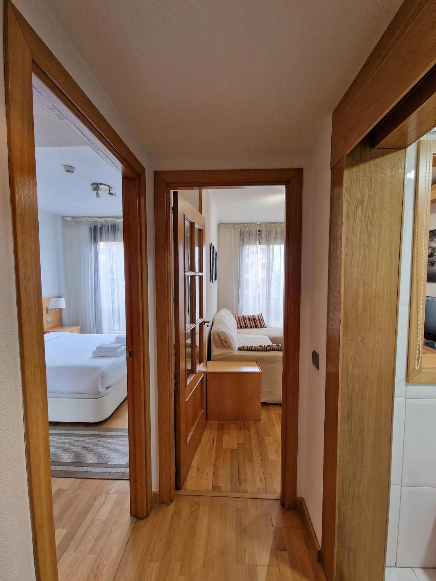 Samaniego, Piscina Y Garaje Junto Civitas Metropolitano Y Aeropuerto Appartement *
